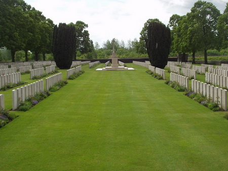 BROWN'S COPSE CEMETERY, ROEUX France