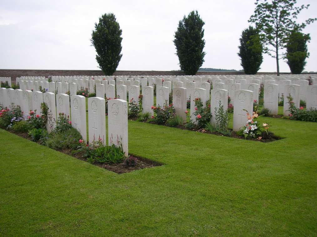 HEATH CEMETERY, HARBONNIERES, Somme, France