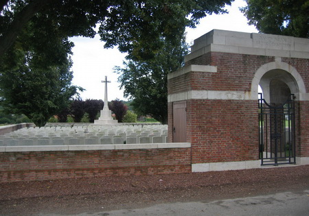 NAMPS-AU-VAL BRITISH CEMETERY