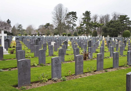 GILLINGHAM (WOODLANDS) CEMETERY