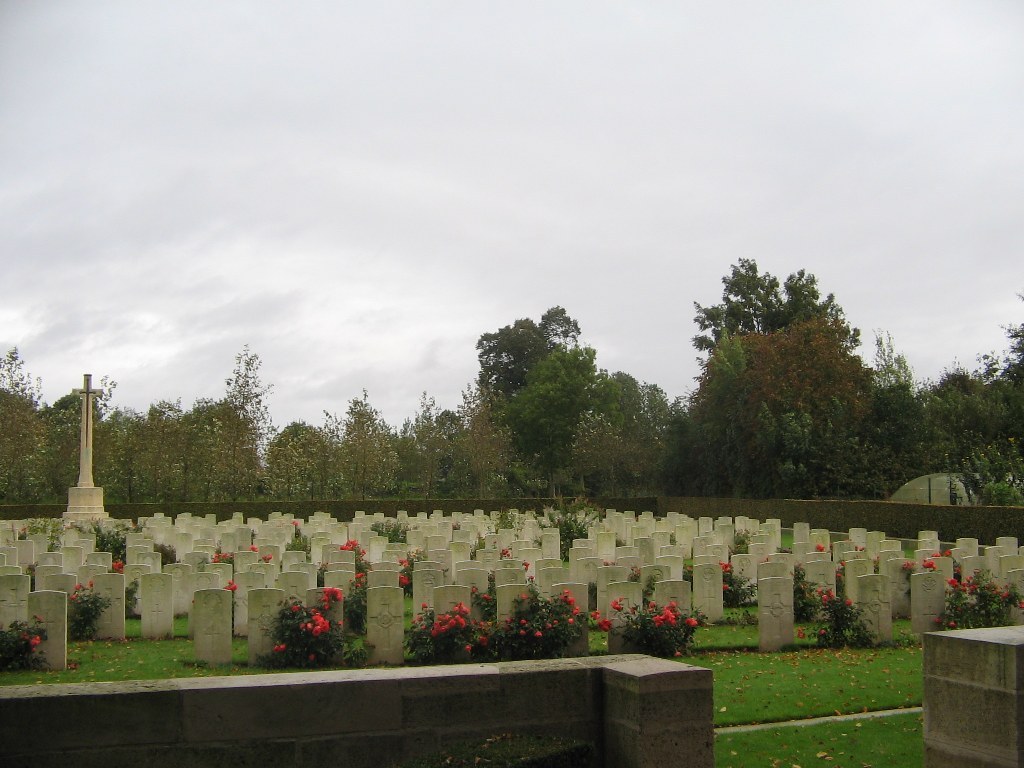 AUCHONVILLERS MILITARY CEMETERY, Somme, France